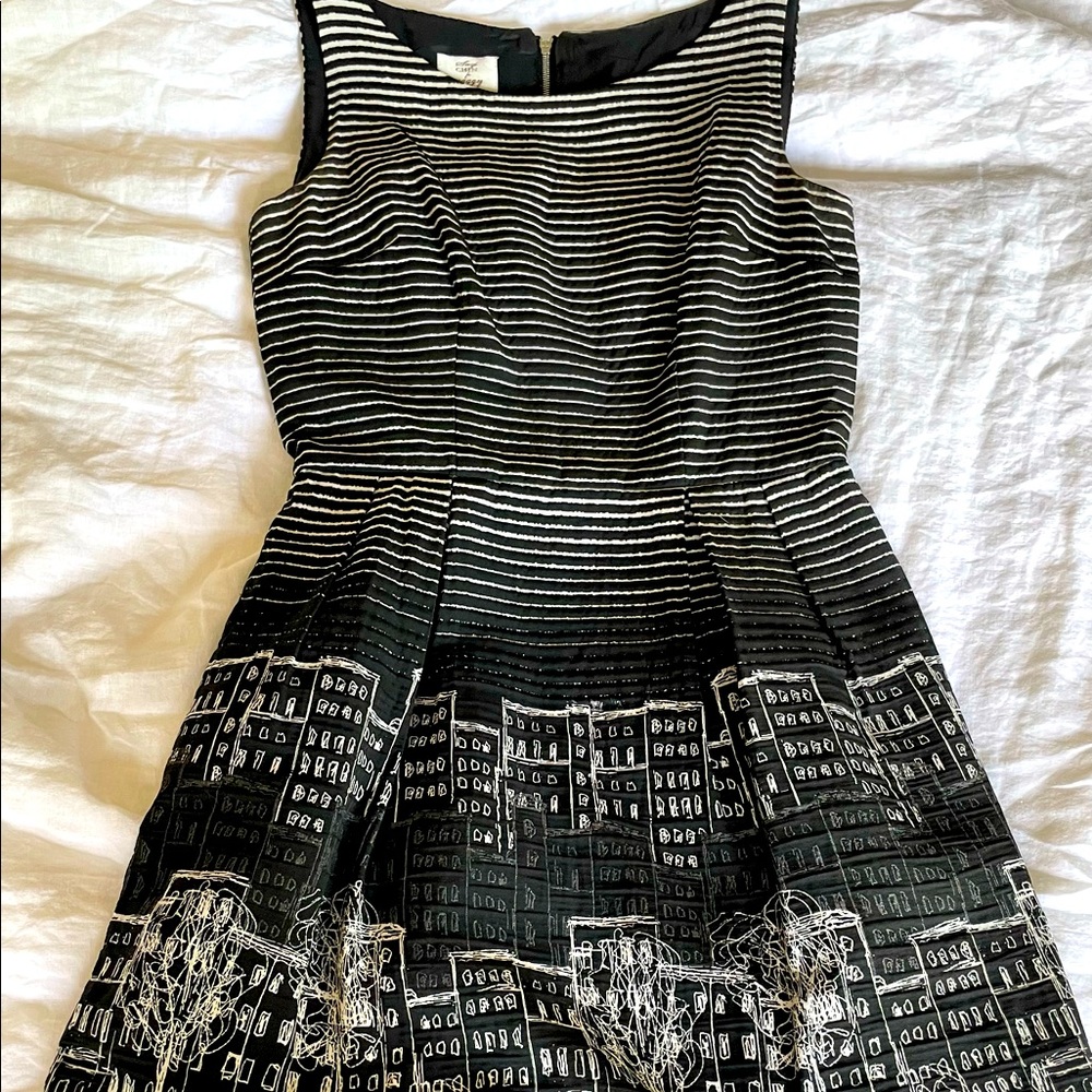 Black and white cityscape above the knee cocktail dress.
